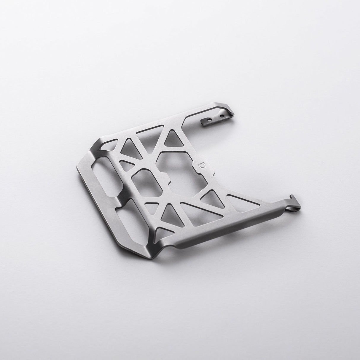M1 Chassis Clip - Klipsu
