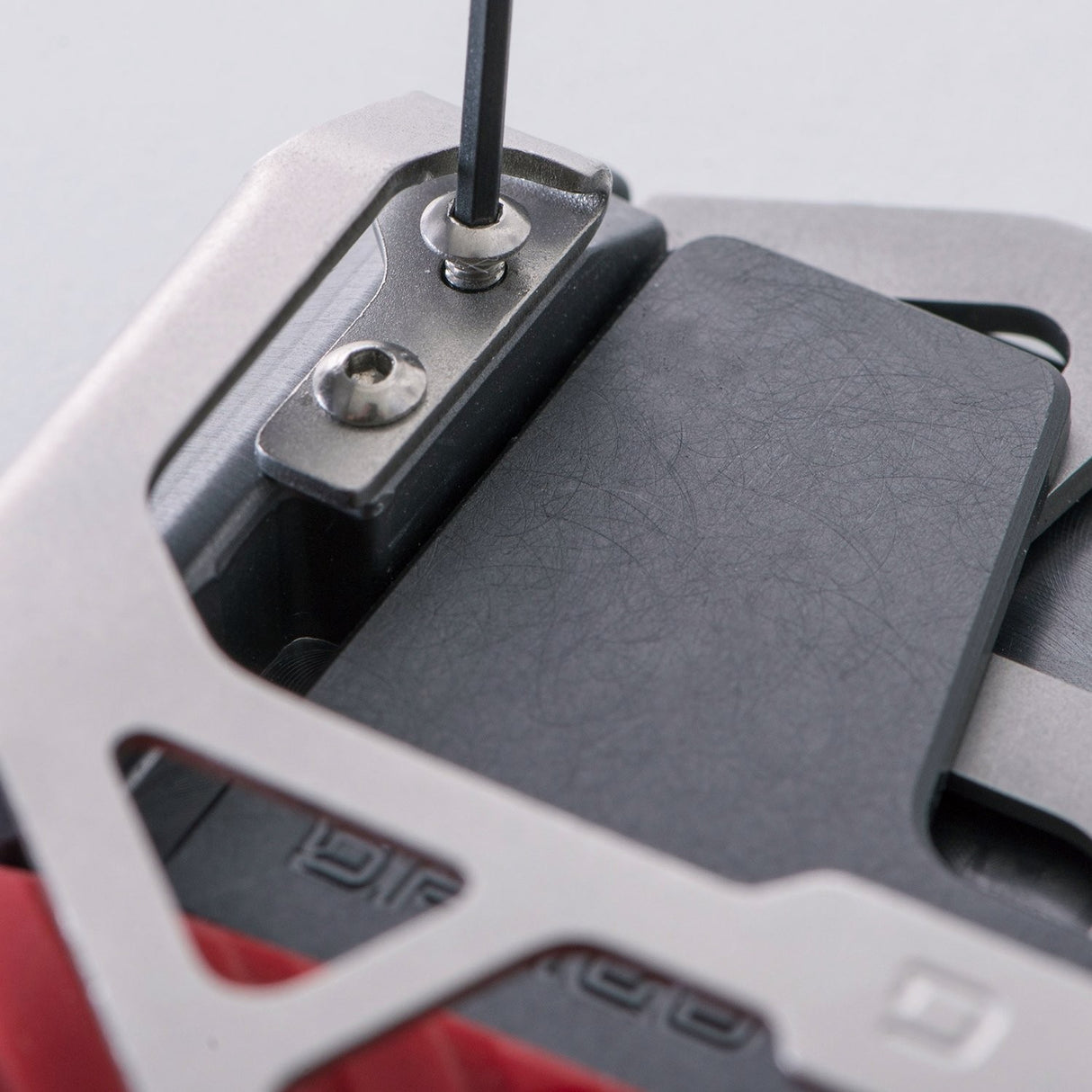 M1 Chassis Clip - Klipsu