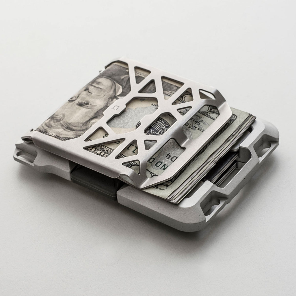 M1 Chassis Clip - Klipsu