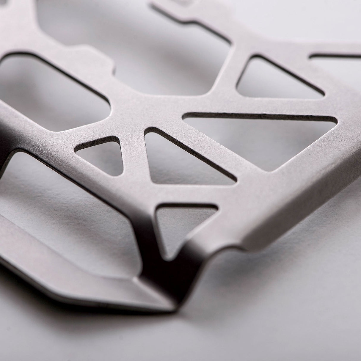 M1 Chassis Clip - Klipsu