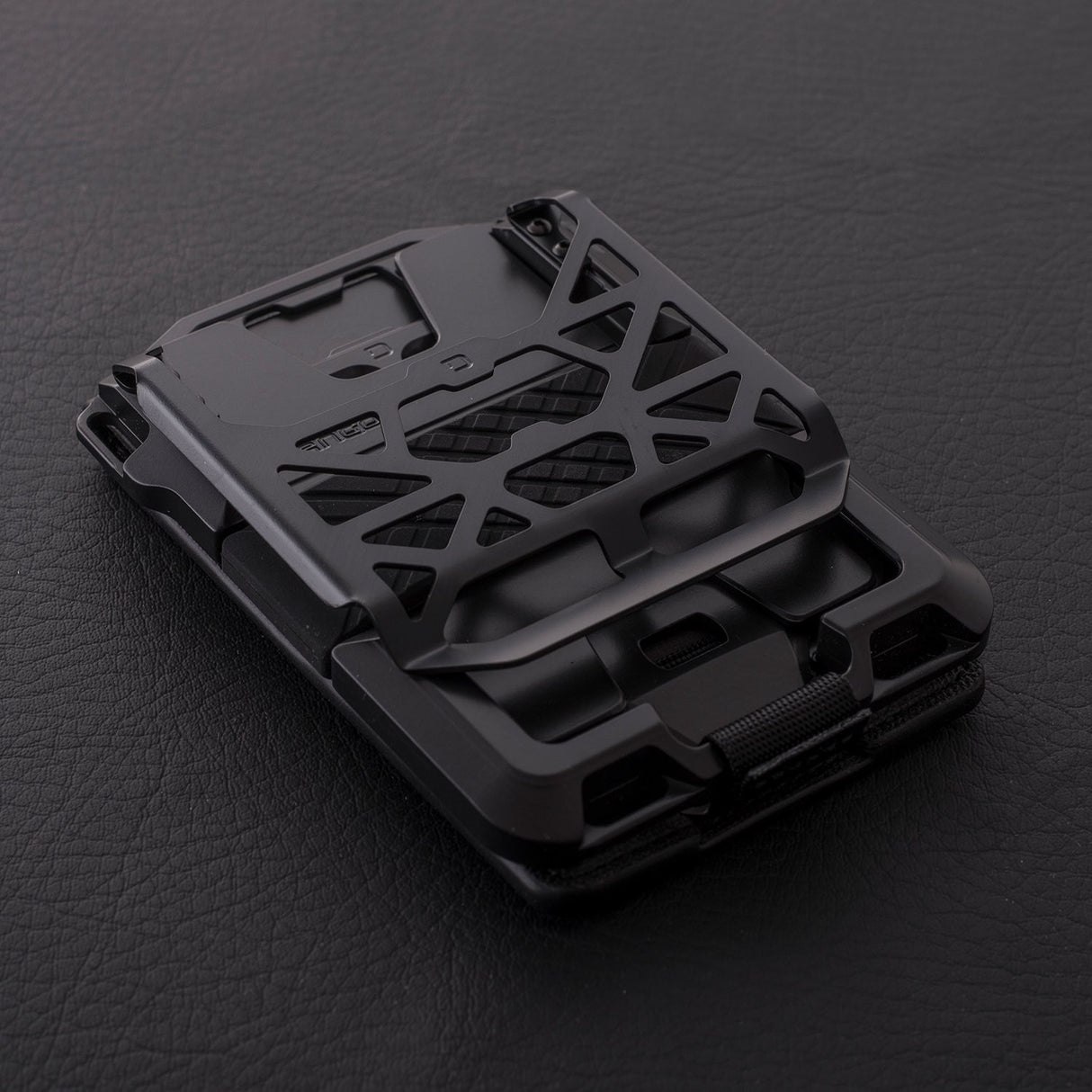 M1 Chassis Clip - Klipsu