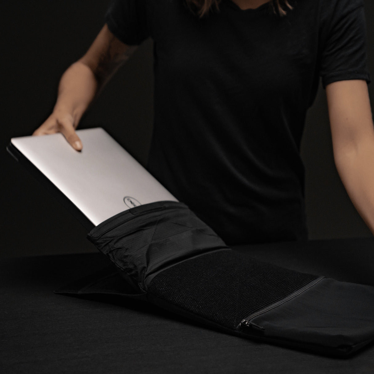 Laptop Base Layer - Suojakotelo