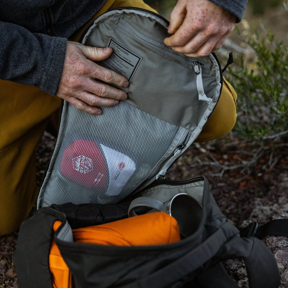 Mountain Panel Loader 22 L Backpack