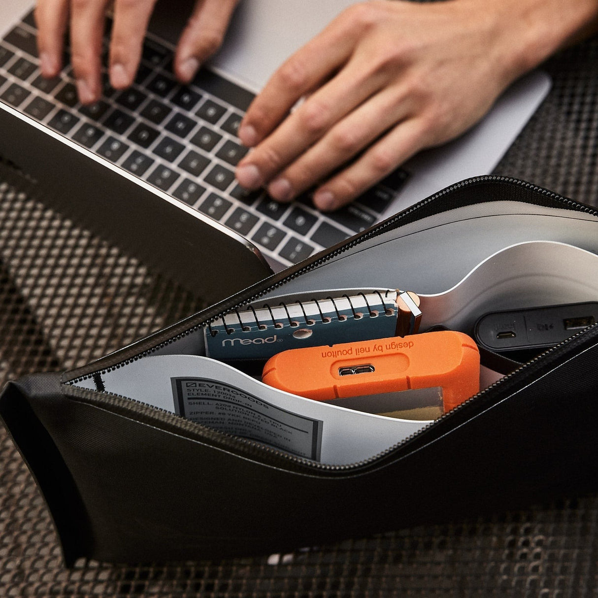 Element Drop In Pouch