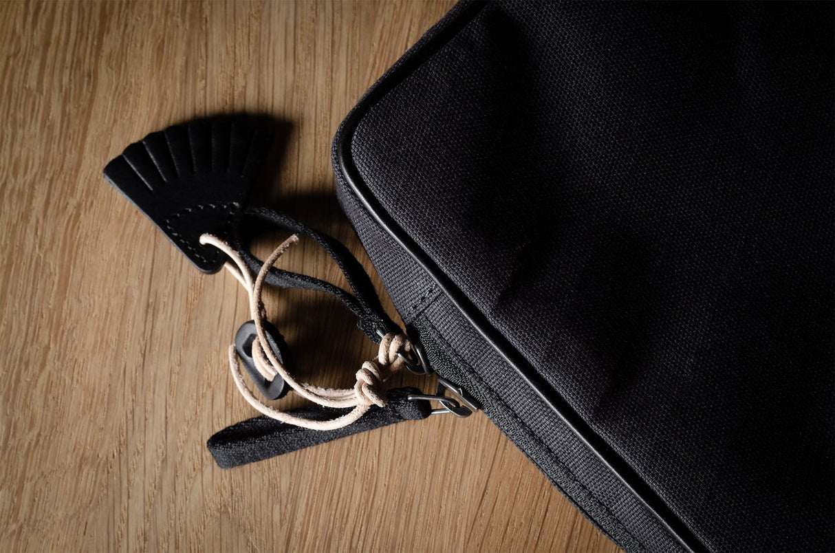 Content Cable Case Medium