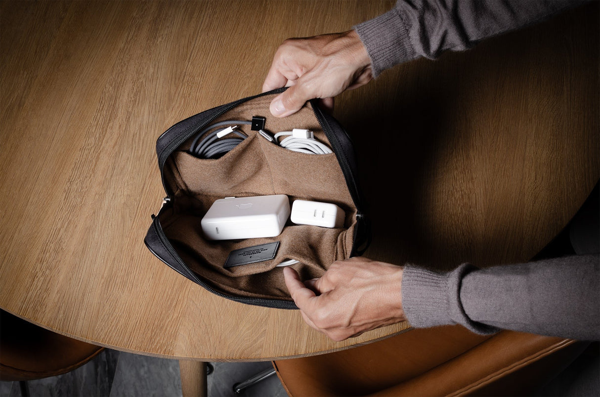 Content Cable Case Medium