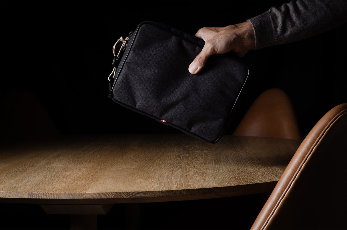 Content Cable Case Medium