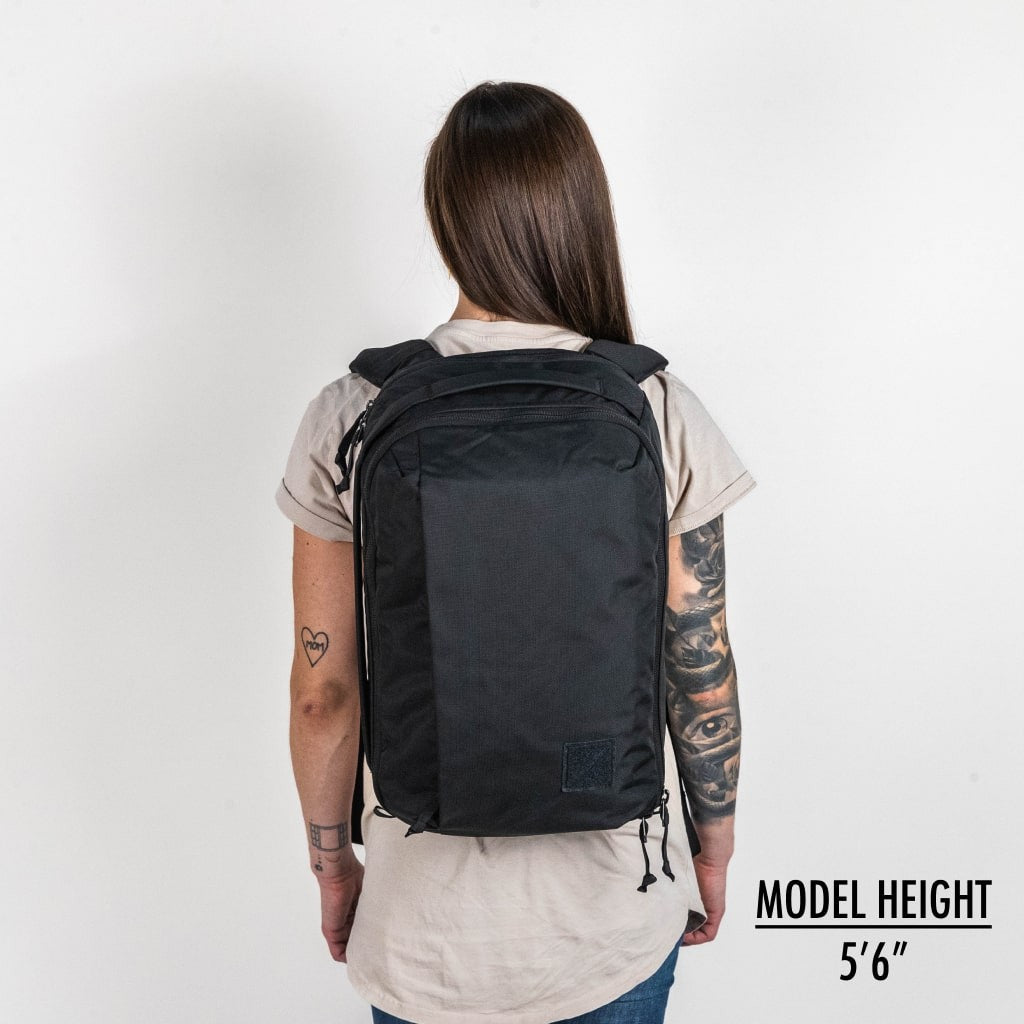 Civic Panel Loader 16 L Backpack
