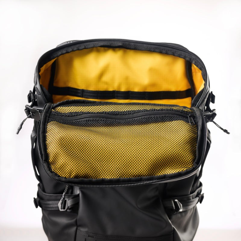 Clamshell 38 Backpack