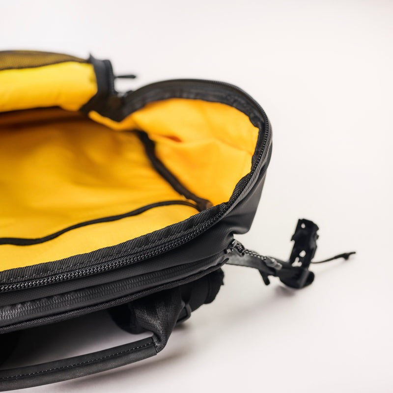 Clamshell 25 Backpack