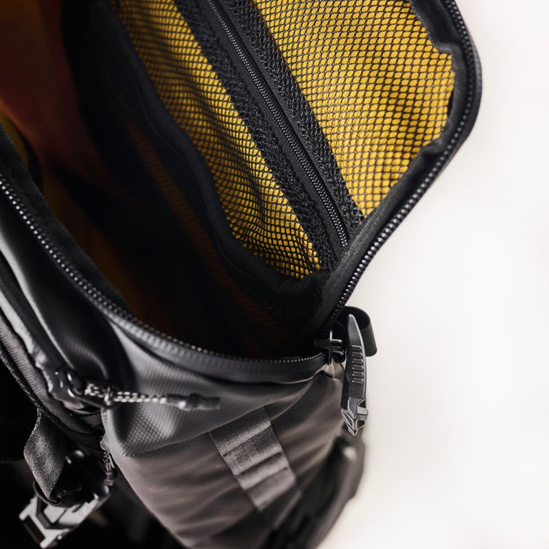 Clamshell 25 Backpack