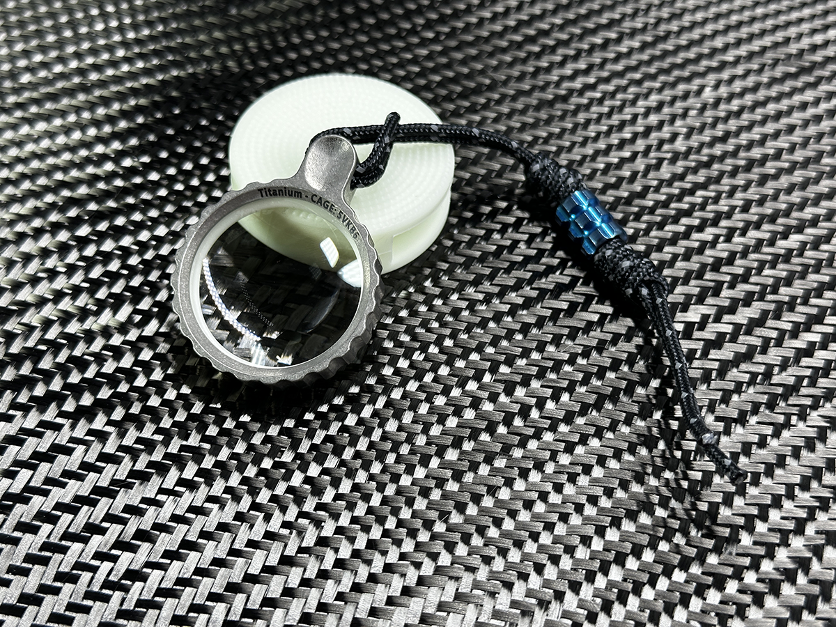 Titan Zoom Pocket Magnifier