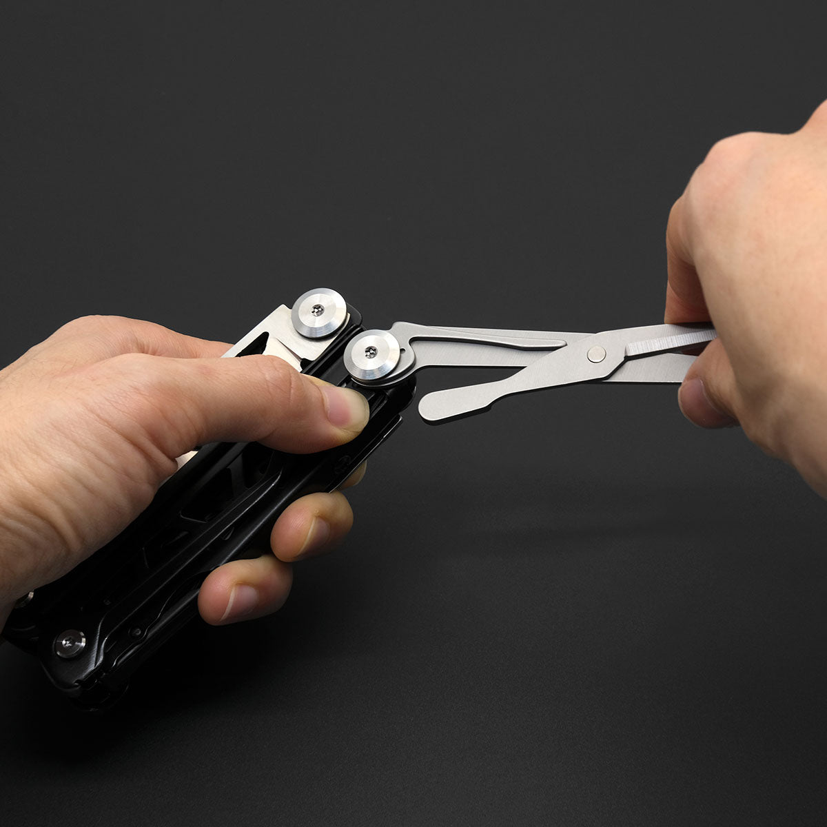 Multitool 13-in-1 Heavy Duty - Monitoimityökalu
