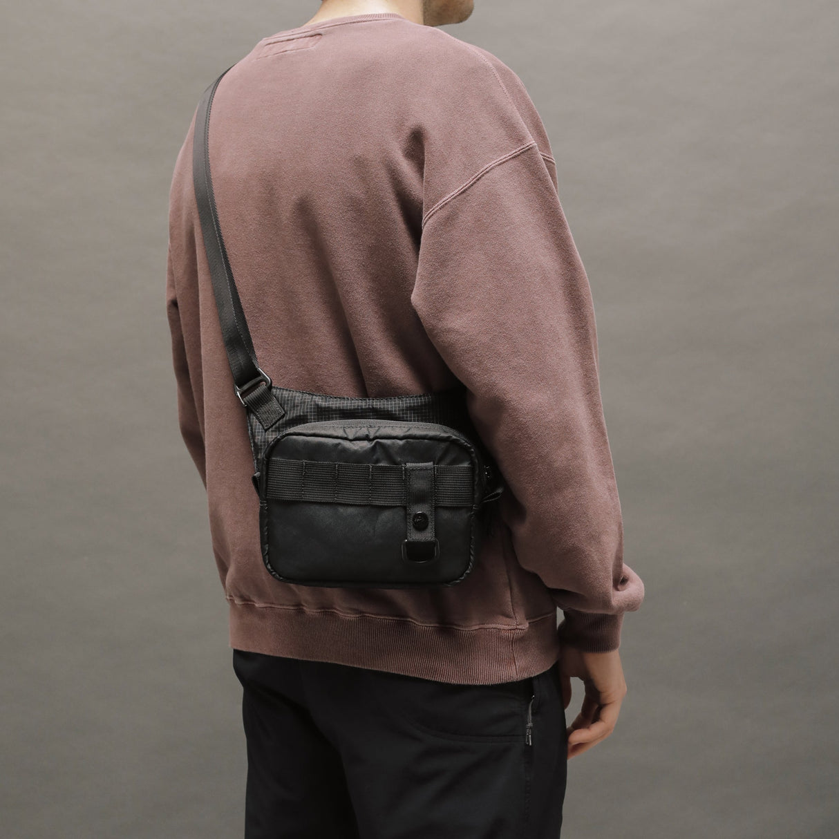 Sling Pouch Small - Laukku