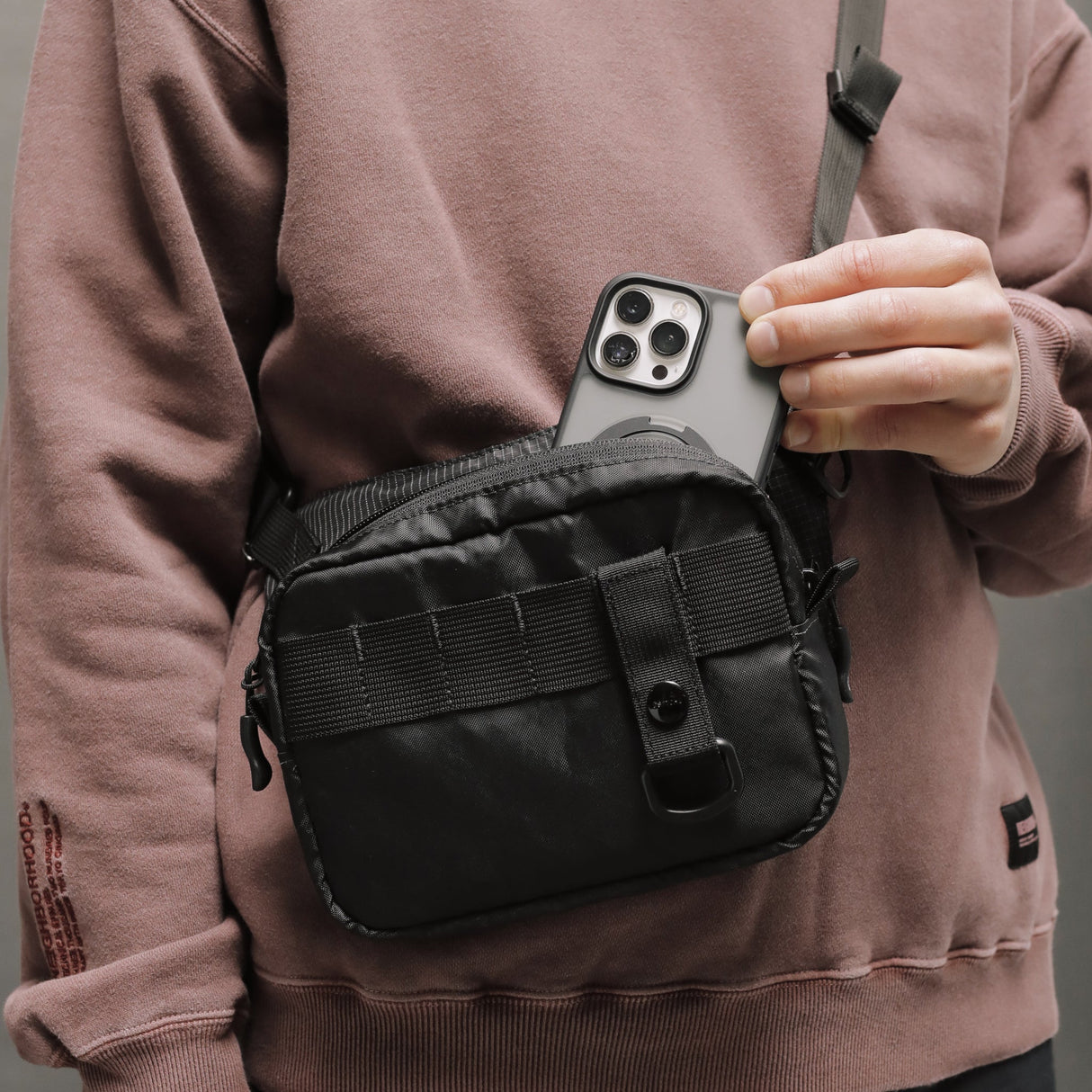 Sling Pouch Small - Laukku