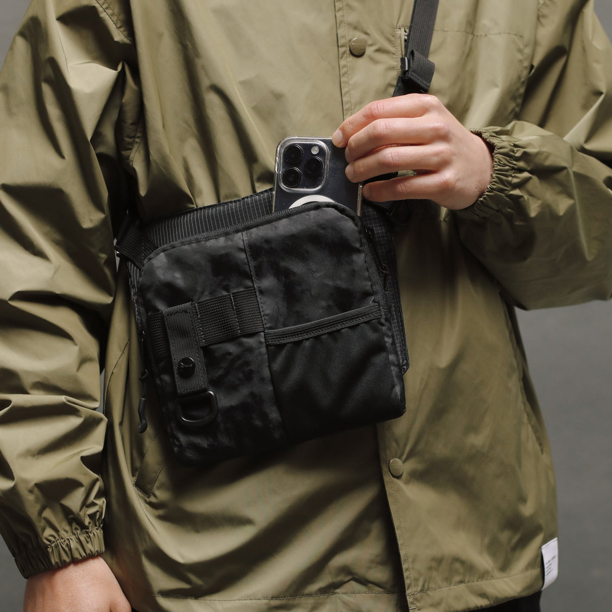 Sling Pouch Slim - Laukku