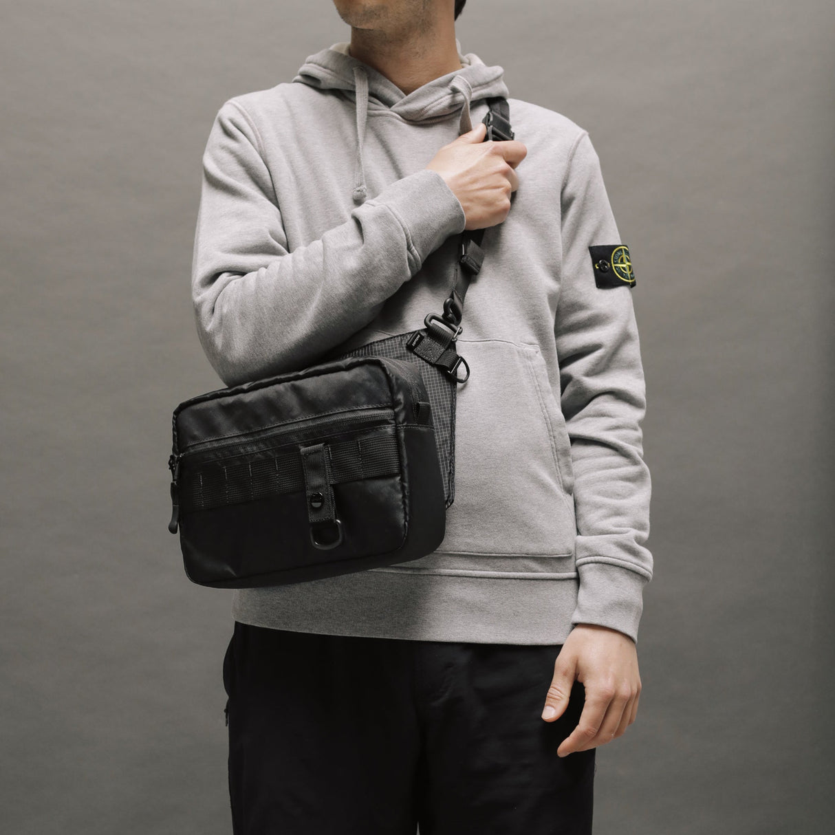 Sling Pouch Large - Laukku