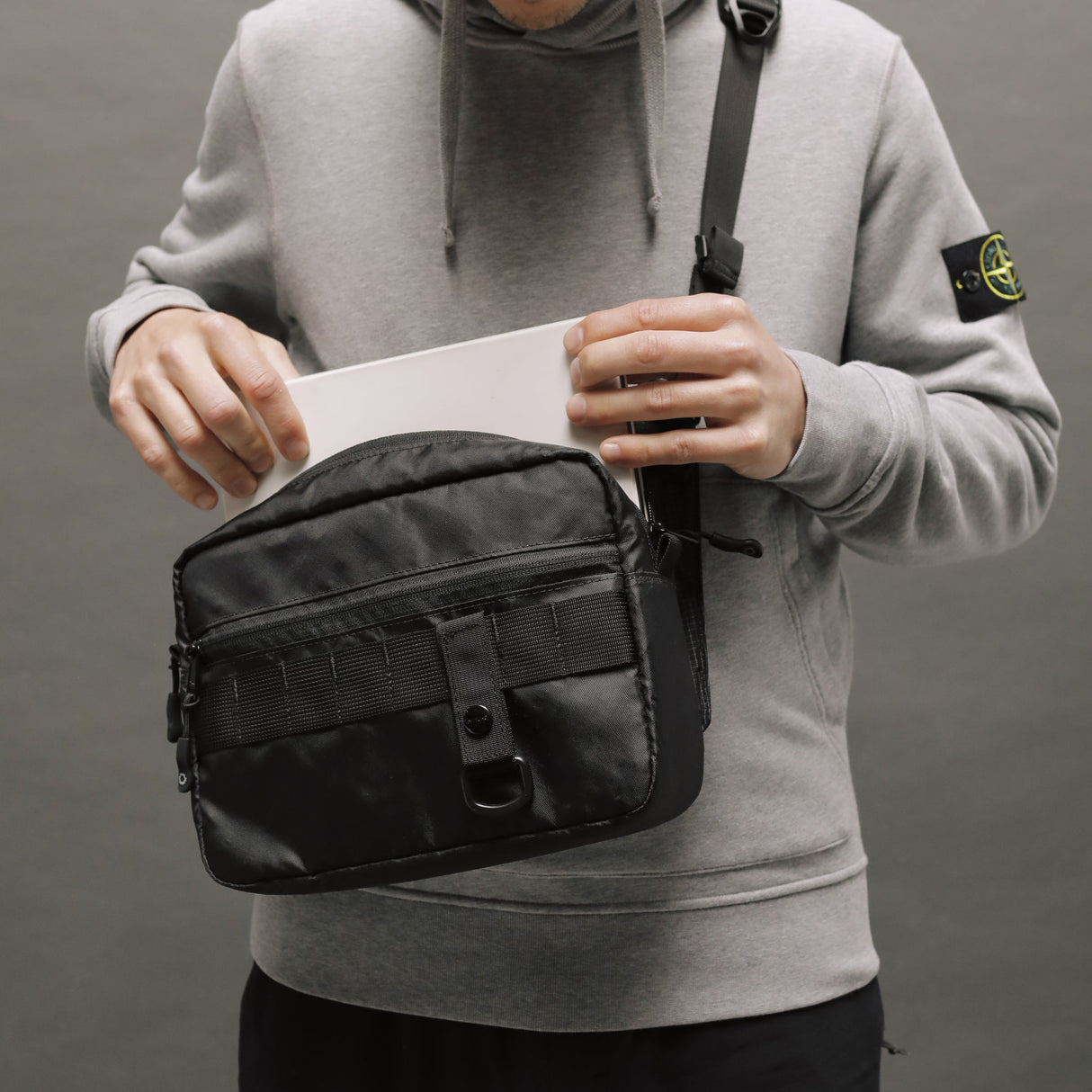 Sling Pouch Large - Laukku