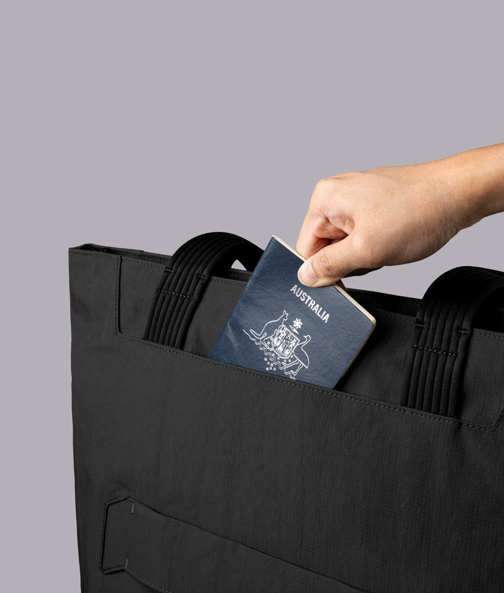 Flight Tote - Laukku