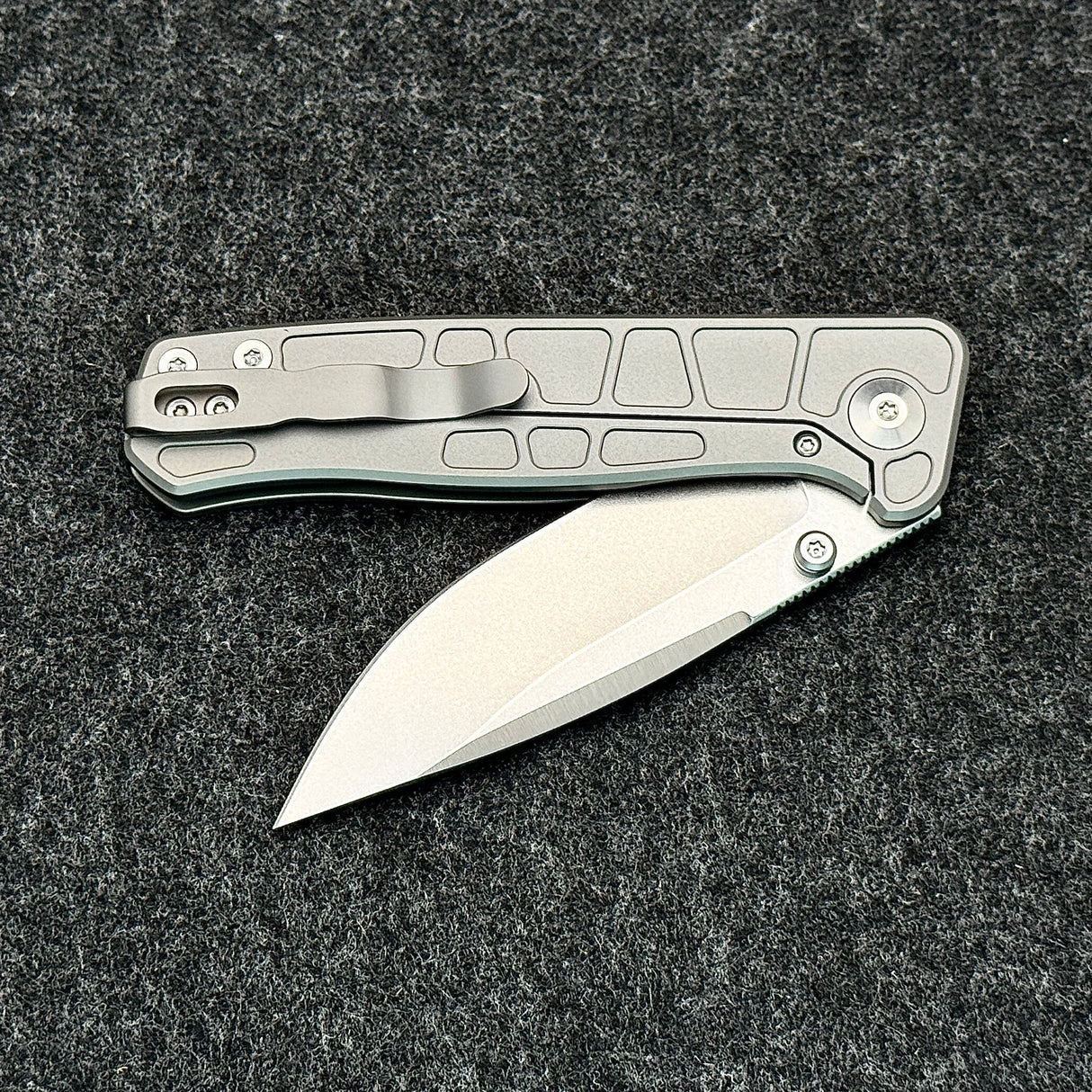 Neutron Star Era-2 Knife