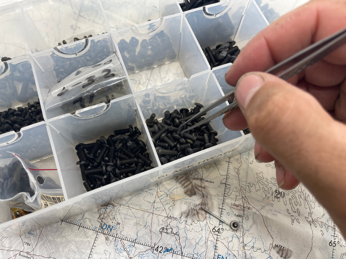 Straight Pineapple Titanium - Pinsetit