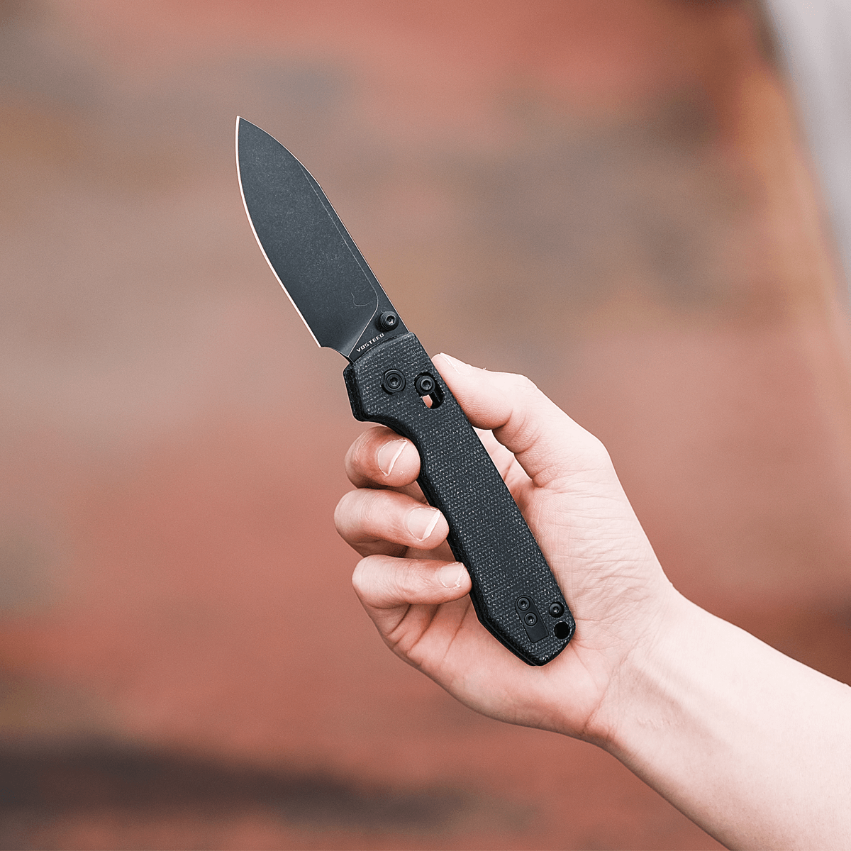 Raccoon Crossbar Knife