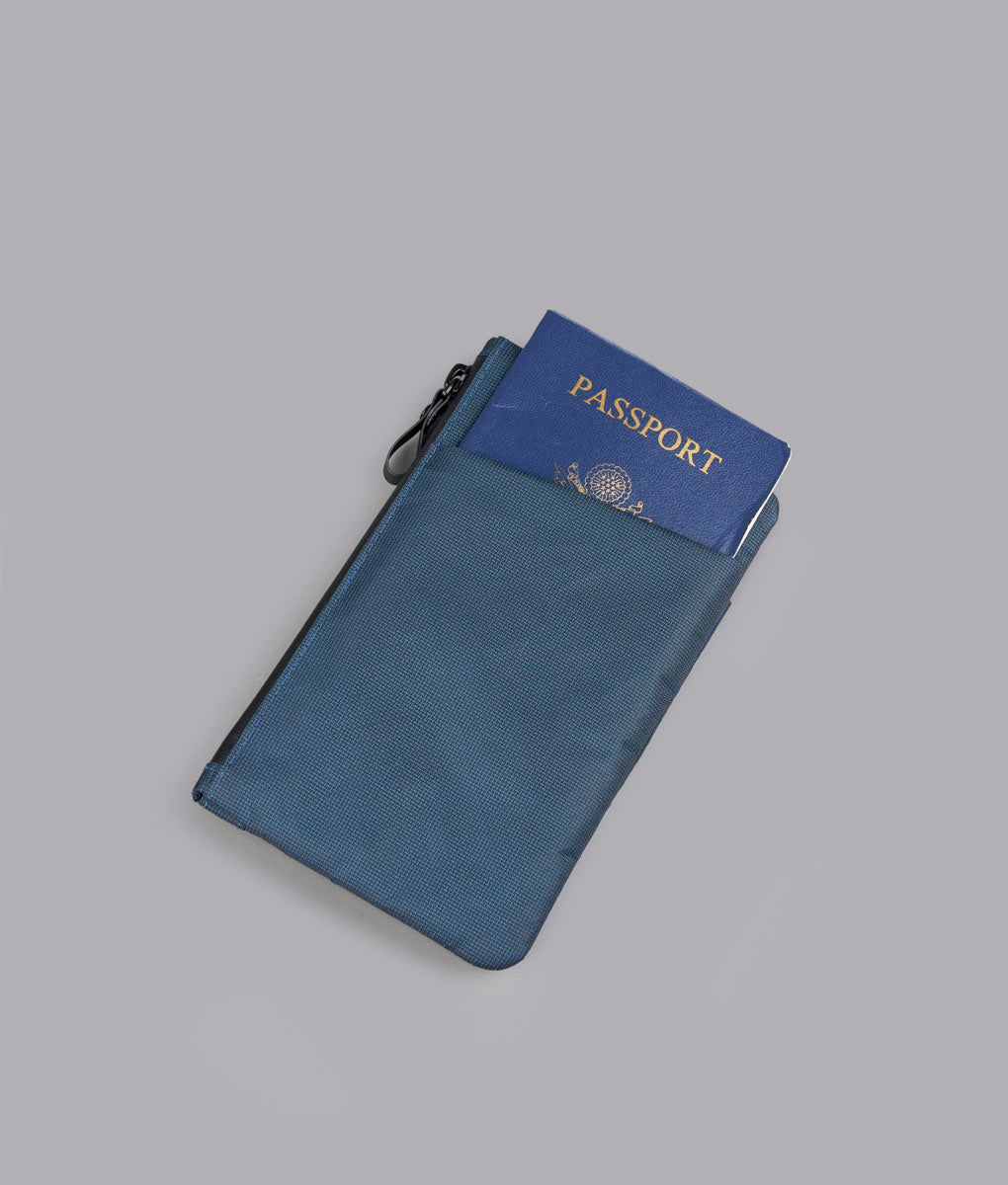 Alpaka Zip Clutch