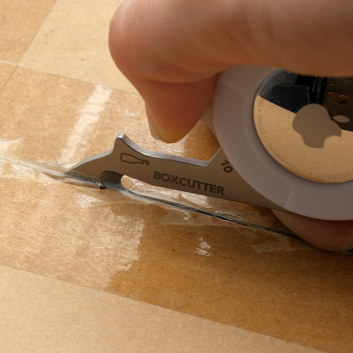 AirTag Multitool 5-in-1 Box Cutter