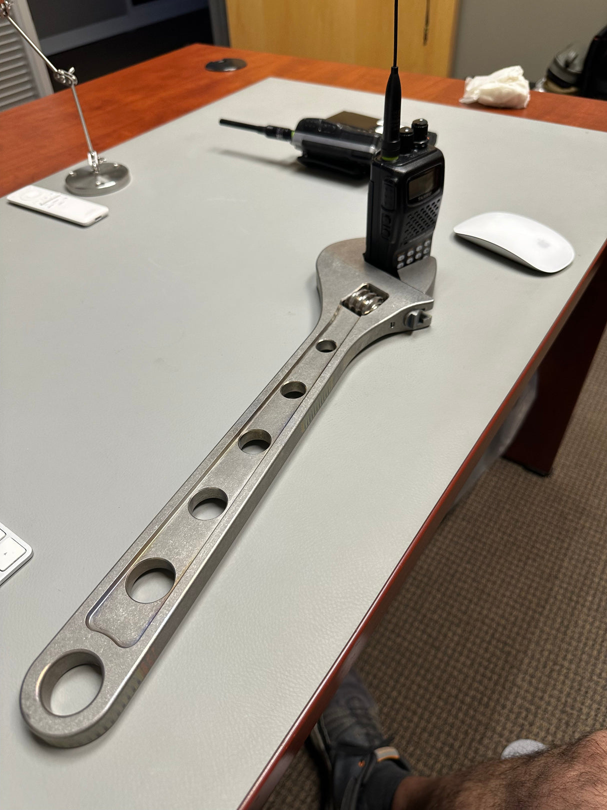 CountyComm Adjustable Wrench Titanium 18"