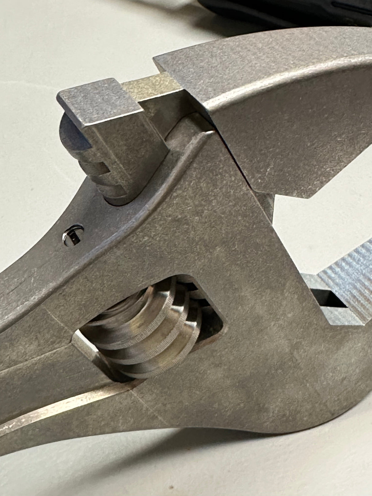 CountyComm Adjustable Wrench Titanium 18"