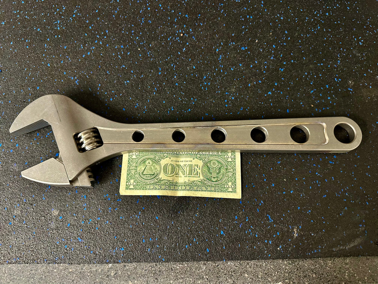 CountyComm Adjustable Wrench Titanium 18"
