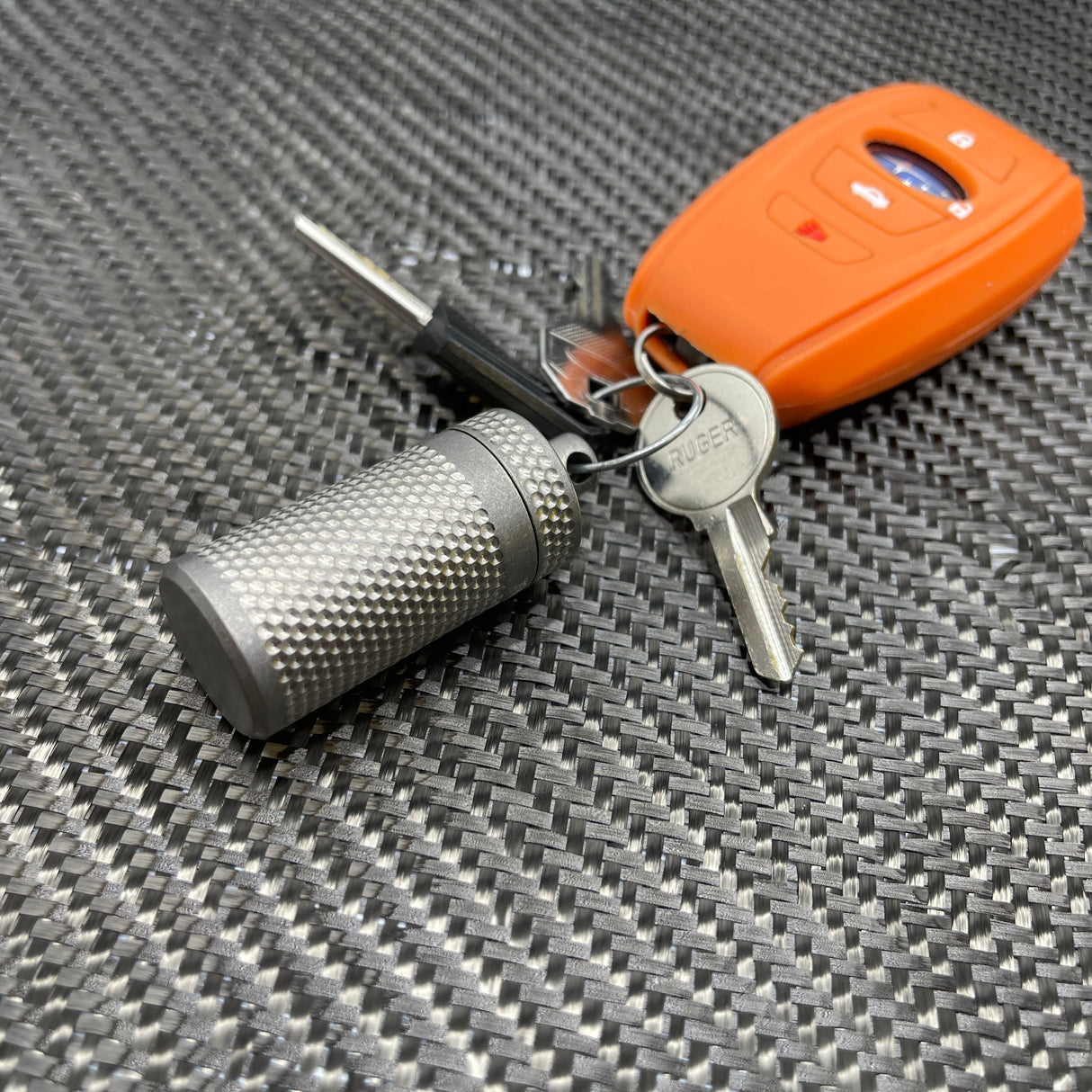 CountyComm Piccolo XL Titanium Vault (V2)