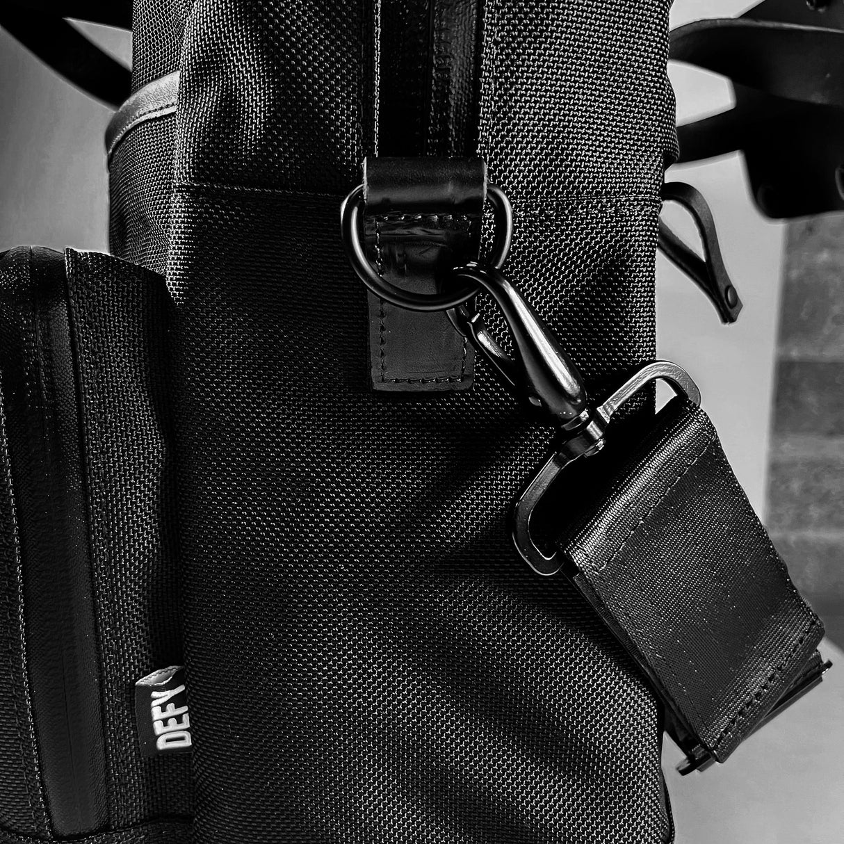 Defy Swivel Hooks 2"