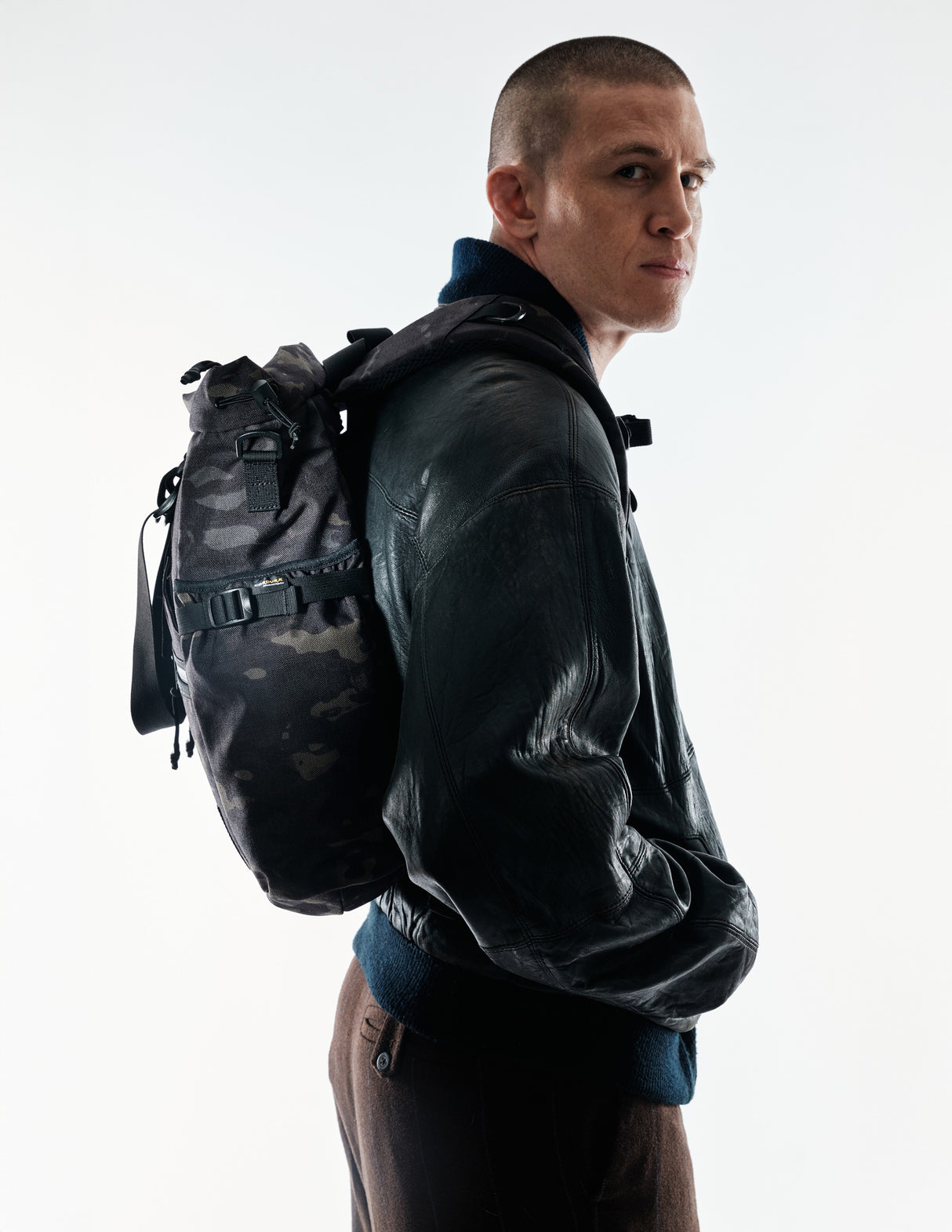 the-brown-buffalo-conceal-tote-edc-laptop-bag-weather-resistant-everyday-use-1000d-nylon-multicam-black3_edited.jpg