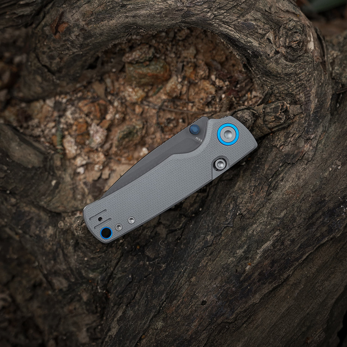 Vosteed Porcupine Thumb Stud Knife