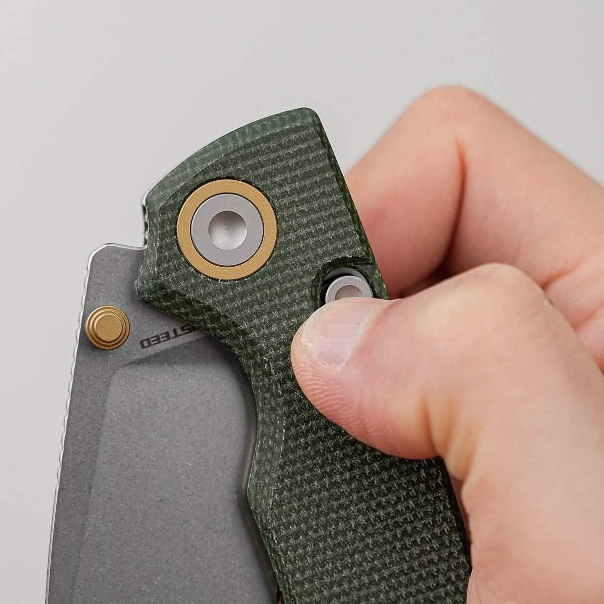 Vosteed Porcupine Thumb Stud Knife