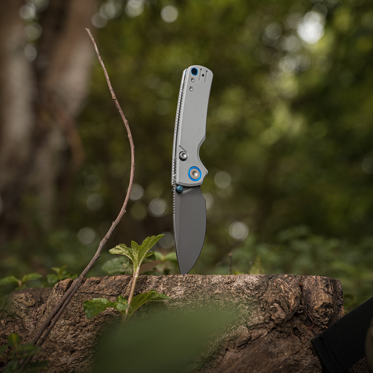 Vosteed Porcupine Thumb Stud Knife