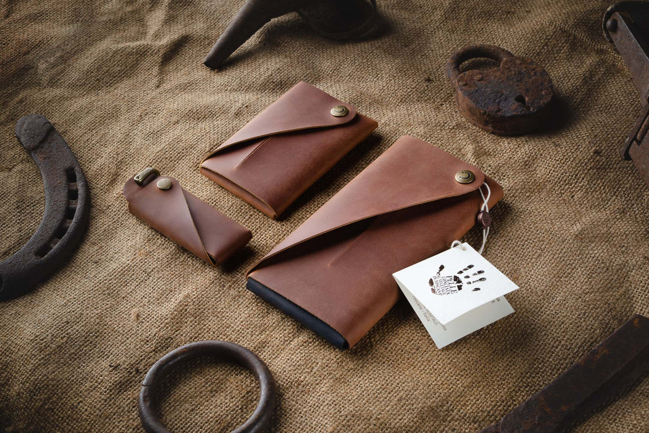Portachiavi/Organizzatore minimalista, in pelle italiana marrone conciata al vegetale in stile Crazy Horse, astuccio portachiavi, portachiavi in pelle, portachiavi, borsellino portachiavi, regalo - Italia Portachiavi/Organizzatore minimalista, in pelle italiana marrone conciata al vegetale in stile Crazy Horse, astuccio portachiavi, portachiavi in pelle, portachiavi, borsellino portachiavi, regalo - Italia