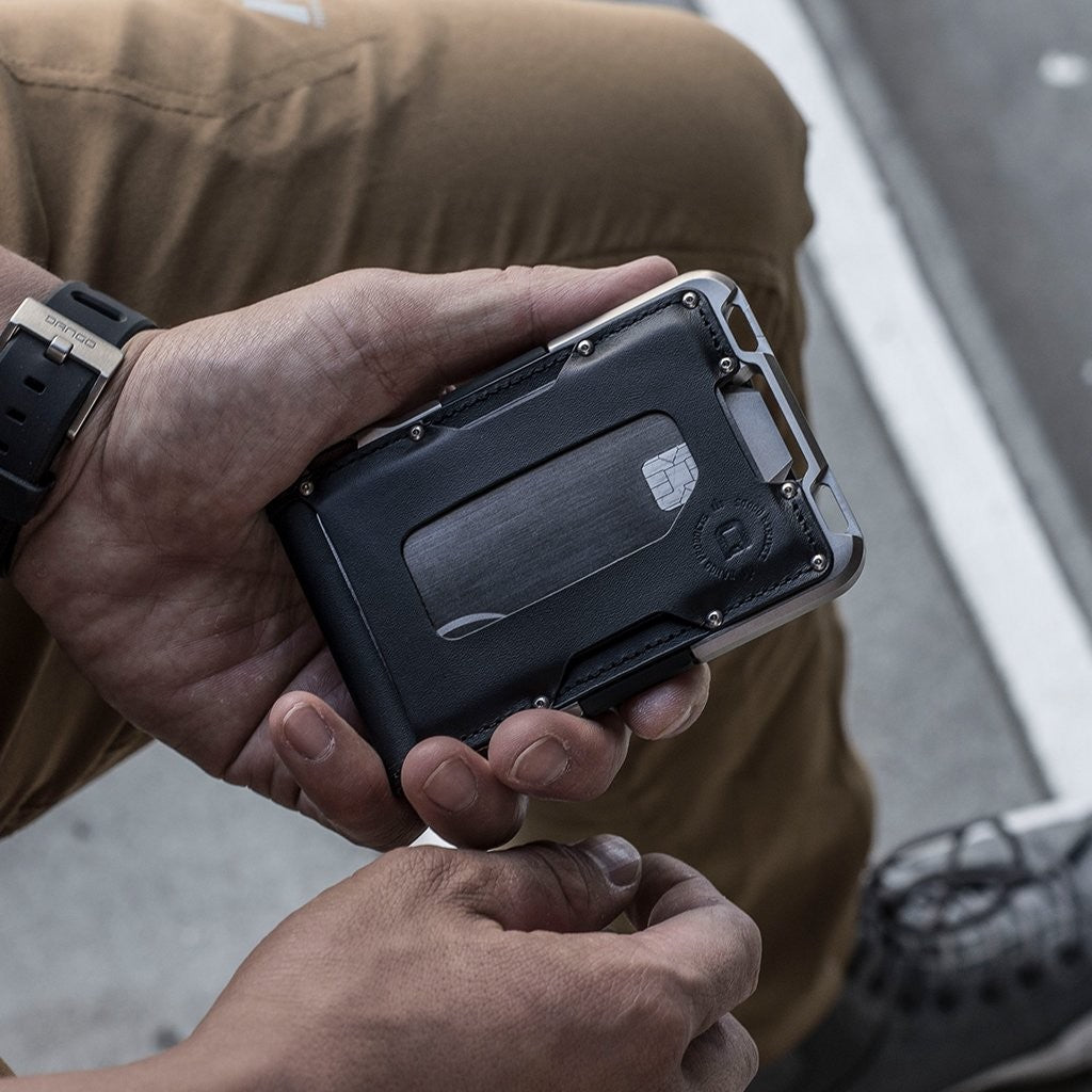 M1 Maverick Titanium Tactical Bifold - Lompakko