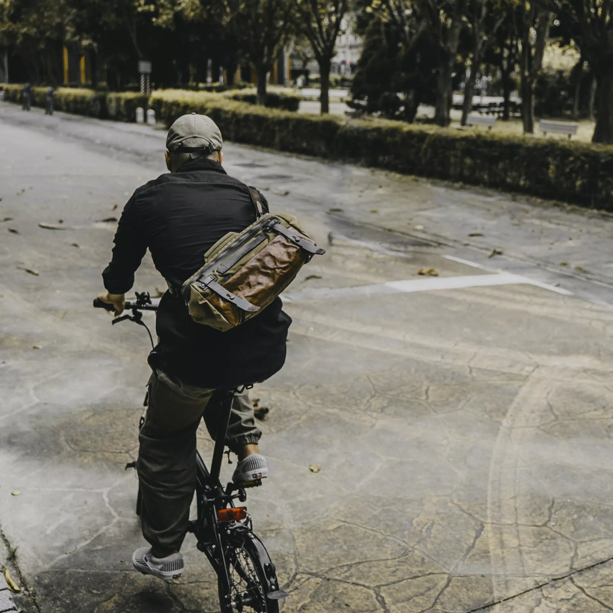 Easy Rider 9.5 L Sling Bag