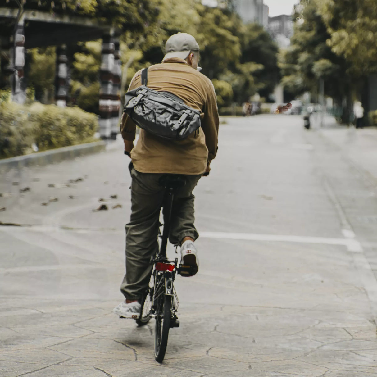 Easy Rider 9.5 L Sling Bag