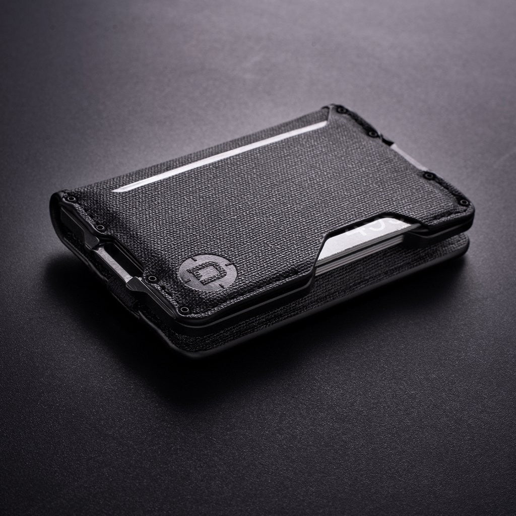 D03 Dapper Bifold Wallet