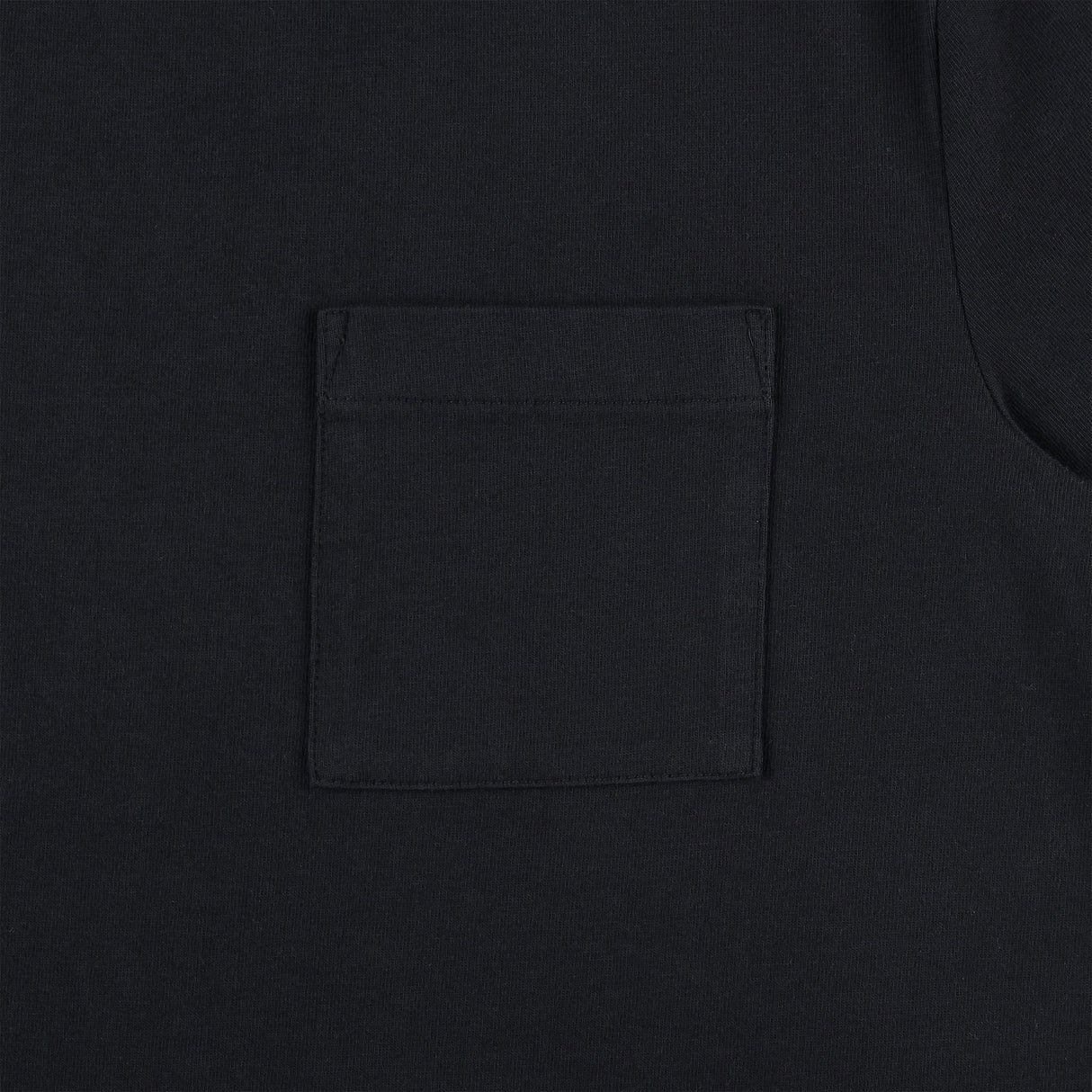 Dirt Pocket Tee - Musta
