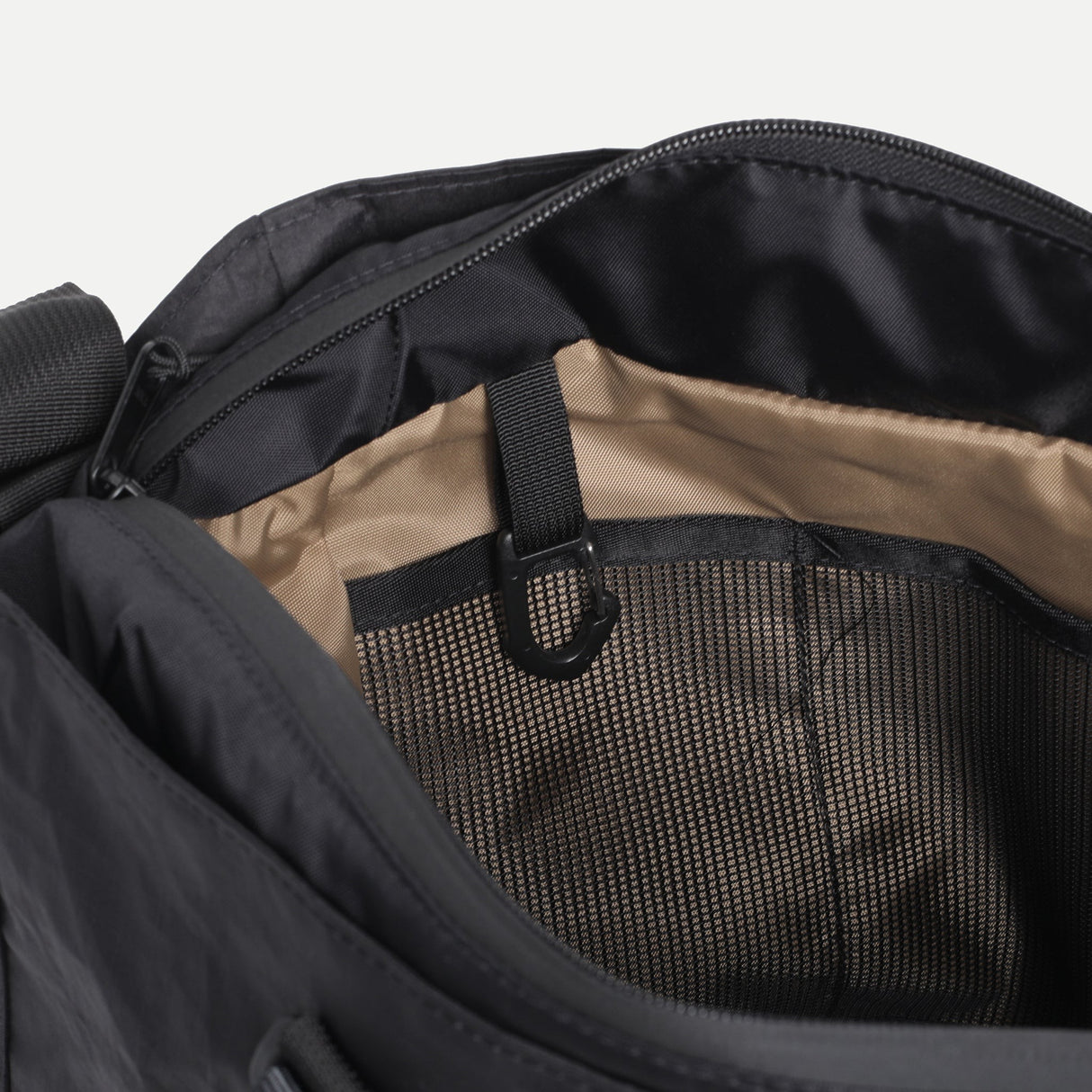 Utility Tote Portrait Dyneema - Laukku