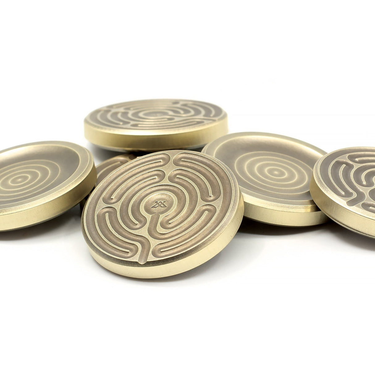 Labyrinth Stone Brass - Kolikko