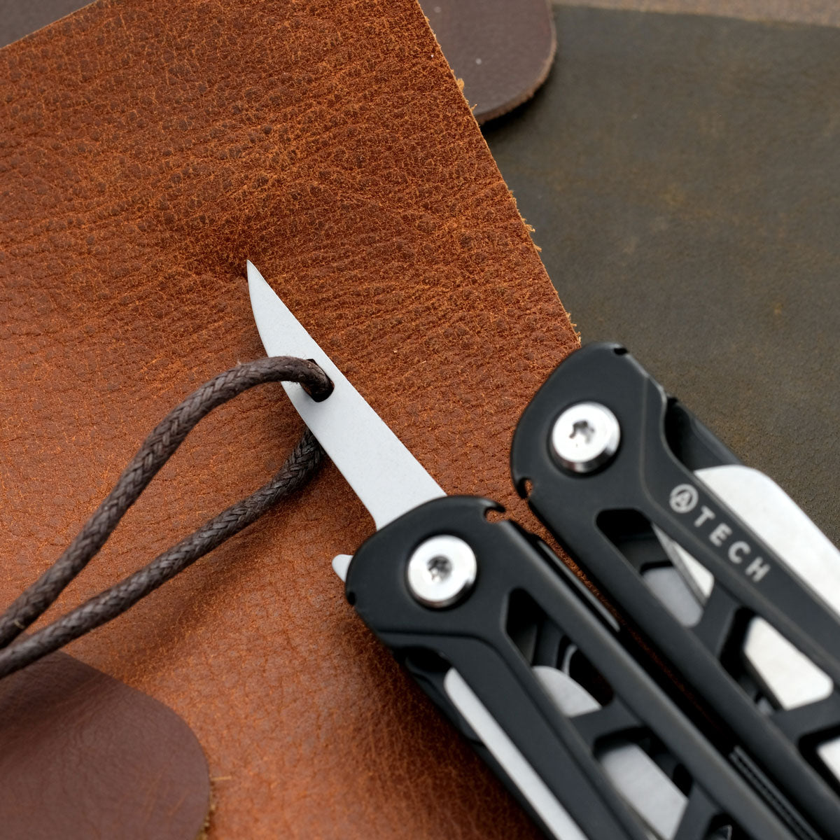 Multitool 13-in-1 Heavy Duty - Monitoimityökalu