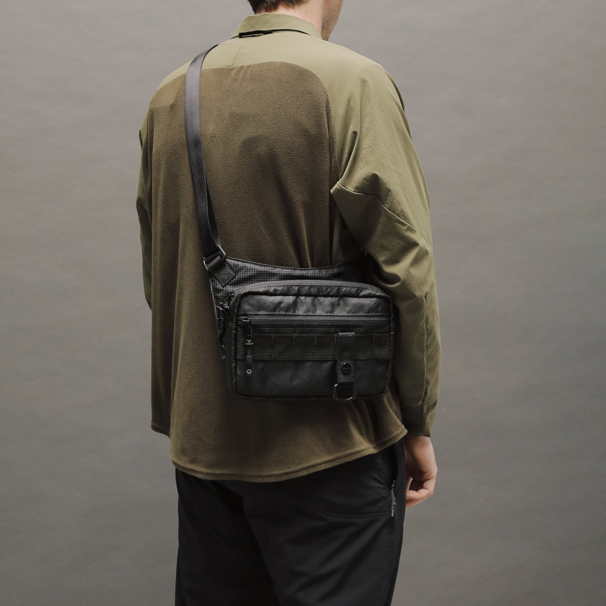 Sling Pouch Medium - Laukku