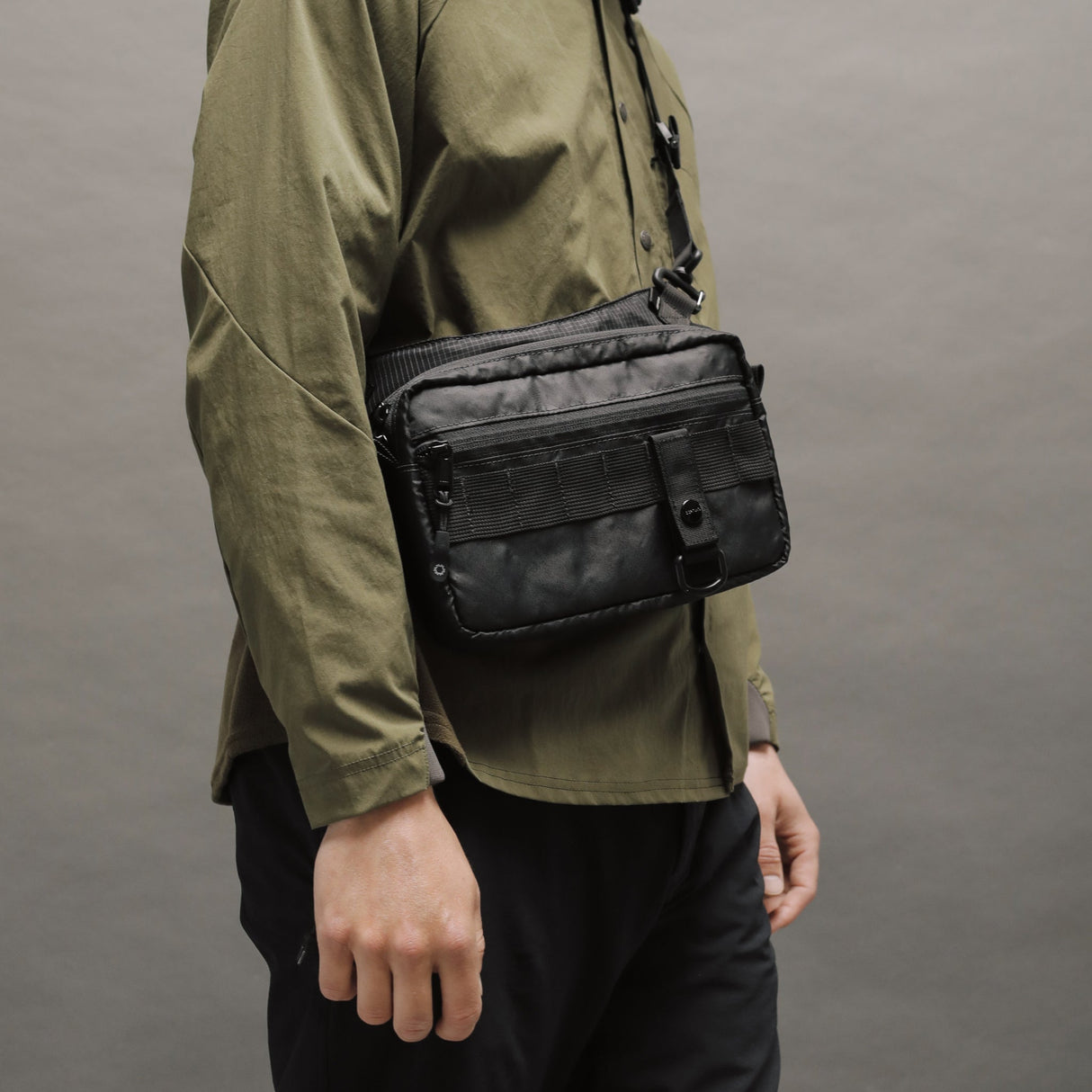 Sling Pouch Medium - Laukku