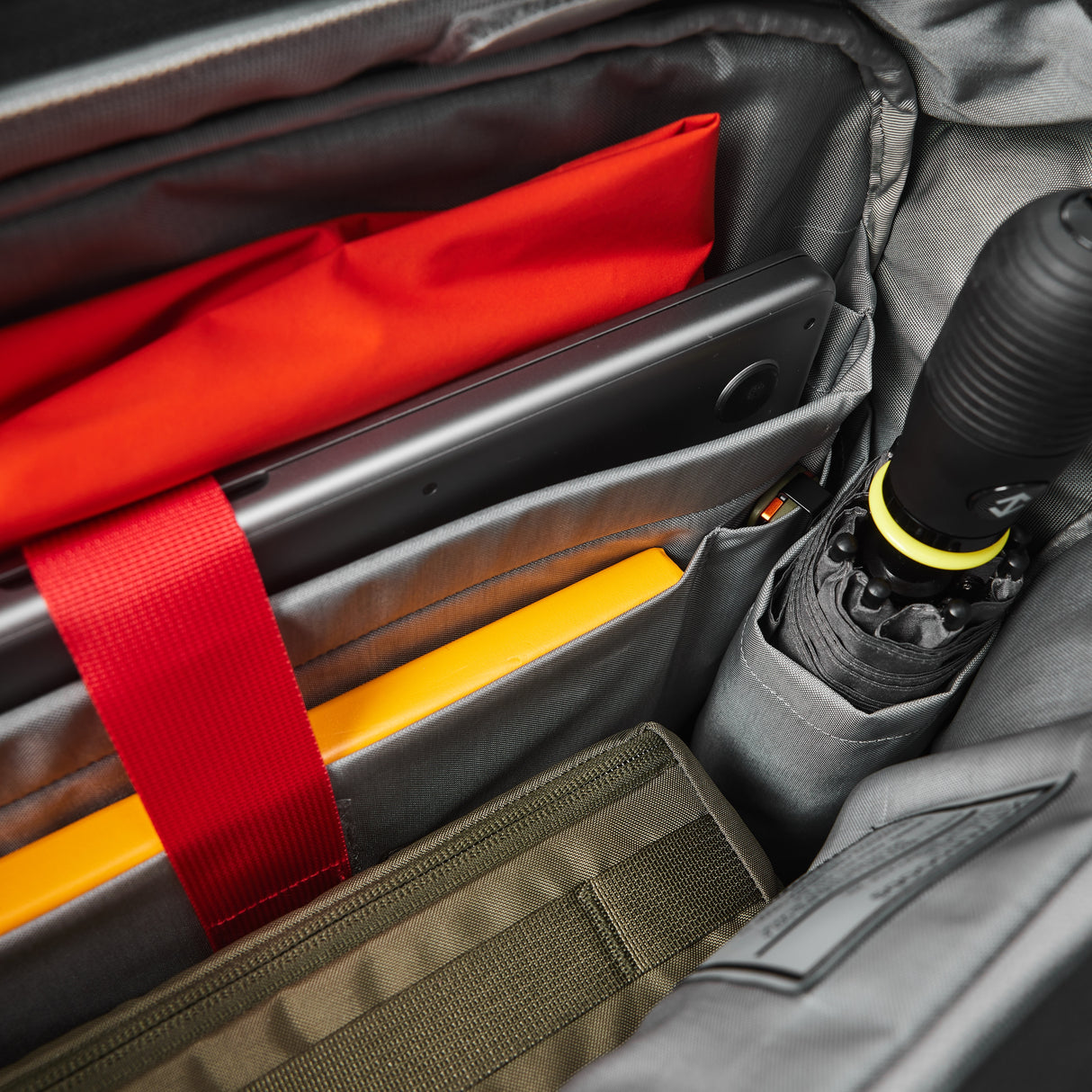 Transit Briefcase 20 L - Laukku