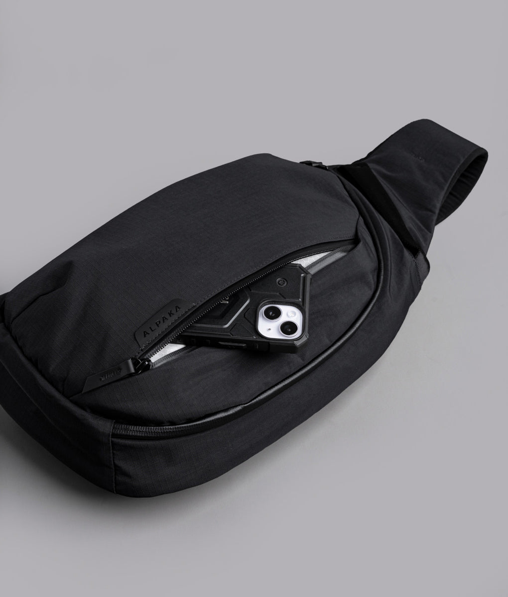 METRO CROSSBODY 左右2タイプ クロスボディバッグ スリング